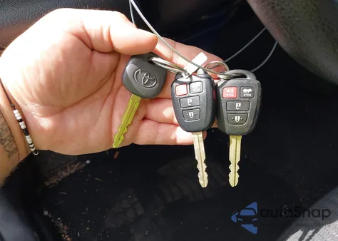 2016 Toyota Camry Le z USA, uszkodzony, nr VIN 4T4BF1FK2GR553212